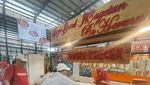 Sri Mulyani Kulineran di Bintaro, Jajan Nasi Pecel dan Sayur Lodeh