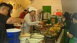 Sri Mulyani Kulineran di Bintaro, Jajan Nasi Pecel dan Sayur Lodeh