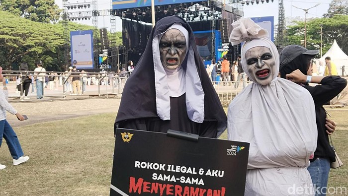 Valak dan pocong pembawa pesan anti rokok ilegal