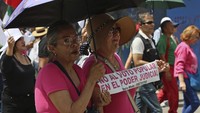 Lopez Obrador, seorang pemimpin populis yang hampir mengakhiri masa jabatan enam tahunnya, telah lama berselisih dengan pengadilan Meksiko. Ia berpendapat para hakim adalah bagian dari mafia yang menentangnya, dan mengatakan usulannya dimaksudkan untuk memberantas korupsi.