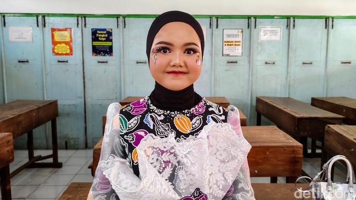 Alya Azzahra Rizqya (11) penyanyi cilik asal Purworejo peraih Gold Medal dalam Solo Singing Competition Children Category 13th Bali International Choir Festival 2024, Senin (26/8/2024).