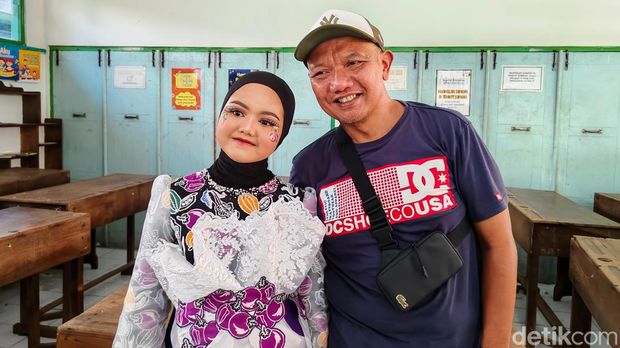 Alya Azzahra Rizqya (11) penyanyi cilik asal Purworejo peraih Gold Medal dalam Solo Singing Competition Children Category 13th Bali International Choir Festival 2024, Senin (26/8/2024).