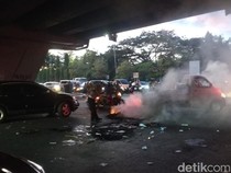 Demo Mahasiswa di Fly Over Makassar, Lalin Macet 2 Km