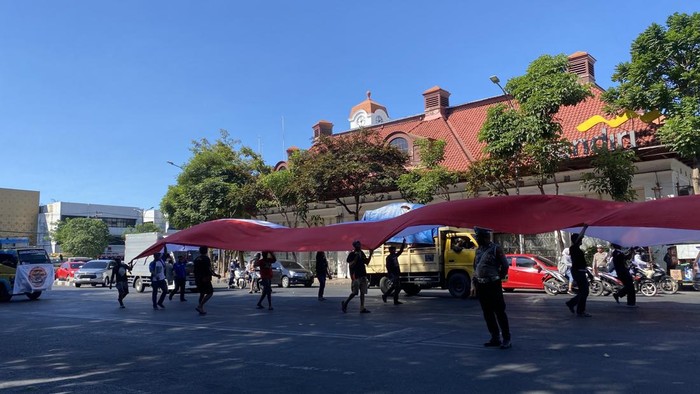 Demo sopir di Kantor Gubernur Jatim.