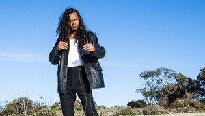 Dougy Mandagi, putra Manado yang sukses bareng The Temper Trap, bikin Indonesia bangga lewat Sweet Disposition. Foto: Instagram Dougy Mandagi