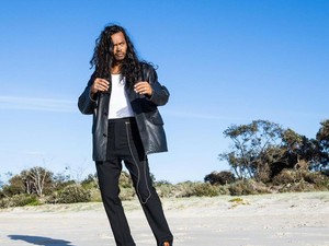 Dougy Mandagi, Indonesia, dan The Temper Trap