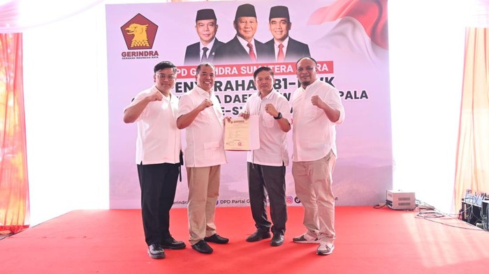 Gerindra menyerahkan B.1-KWK ke Antonius-Komando di Pilkada Karo