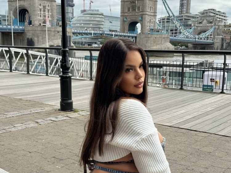 Potret Influencer Wanita Sering Pamer Bokong yang Tidak Proporsional