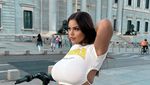 Potret Influencer Wanita Sering Pamer Bokong yang Tidak Proporsional