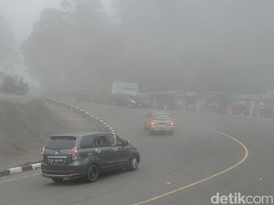 Ada Penertiban Kios Ilegal, Arus Lalin dari Cianjur ke Puncak Dialihkan