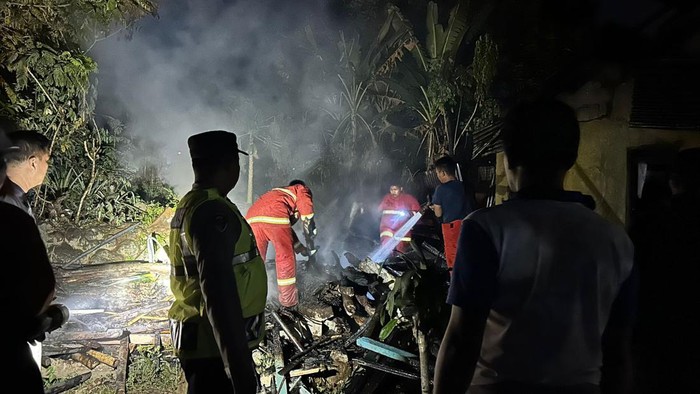Kondisi dapur rumah warga yang ludes terbakar saat memasak bubur di Desa Karangaren, Kecamatan Kutasari, Kabupaten Purbalingga, Senin (26/8/2024).