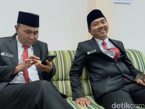 Bapak 4 Periode, Anaknya 2 Kali Dilantik Jadi Anggota DPRD Sampang