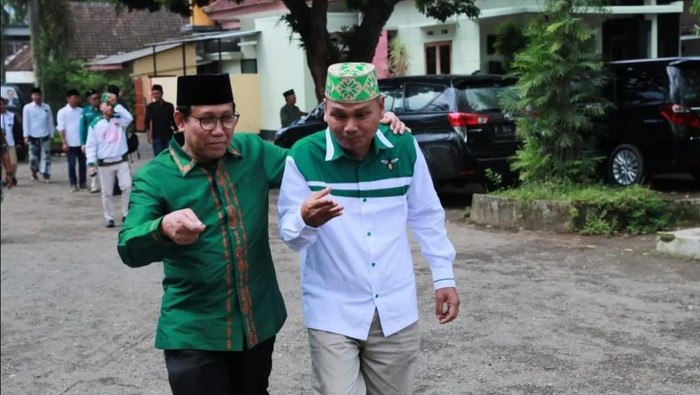 Ketua PKB Banyuwangi Abdul Malik Syafaat bersama Halim Iskandar