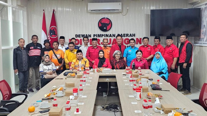 Koalisi partai nonparlemen sambangi kantor PDIP Jatim