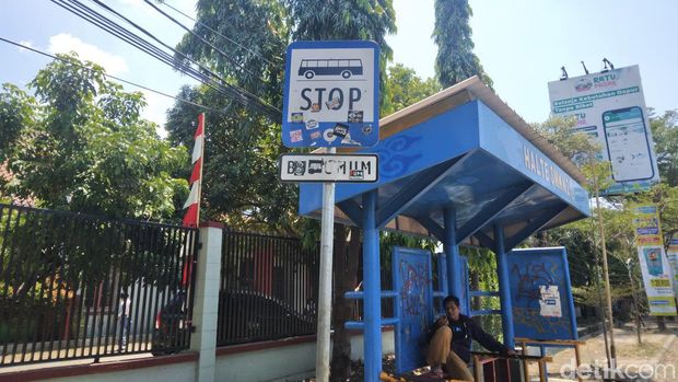 Kondisi halte bus di Kota Cirebon