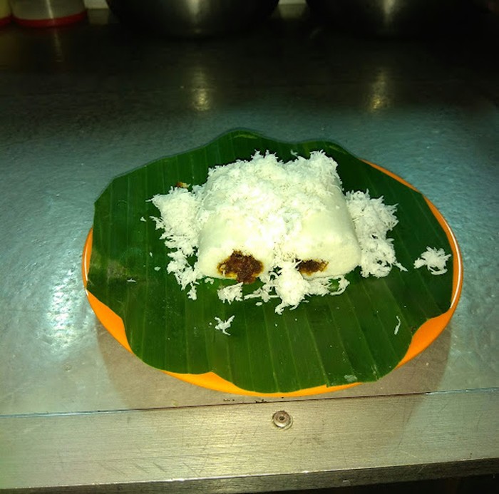 KUE PUTU KUE PUTU