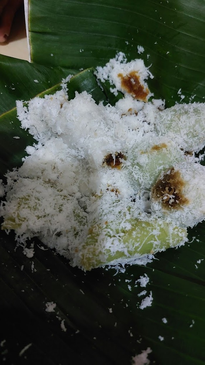 KUE PUTU KUE PUTU