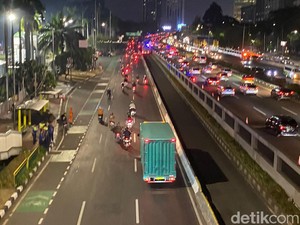 Massa Demo di DPR Bubar, Jalan Gatot Subroto Kembali Dibuka