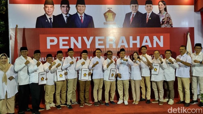 Lima paslon yang akan maju di Pilkada di DIY menerima rekomendasi dari Partai Gerindra, Senin (26/8/2024).