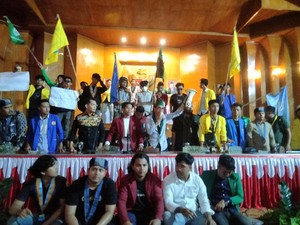 Demo di DPRD Asahan, Mahasiswa Duduki Ruang Rapat Paripurna