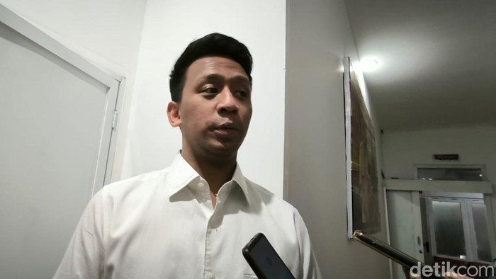 Cucu Sri Sultan Hamengku Buwono (HB) X, Gustilantika Marrel Suryokusumo yang menjadi kader baru Gerindra saat memberikan keterangan, Senin (26/8/2024).