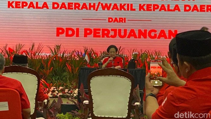 Megawati dalam pengumuman cakada PDIP gelombang III