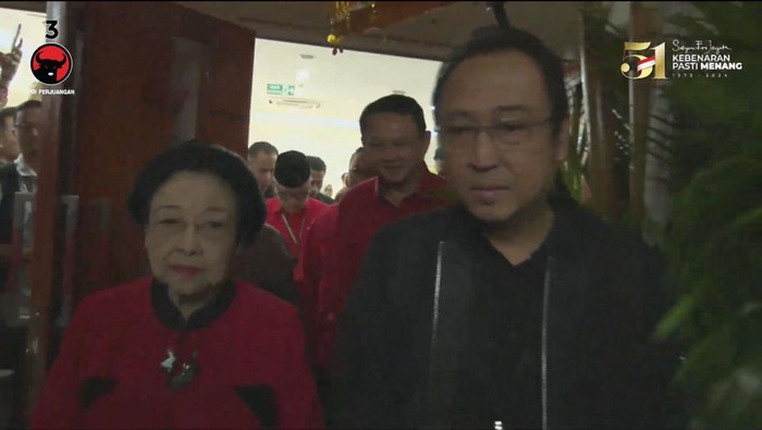Megawati didampingi Prananda dan Ahok