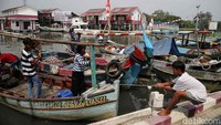 Pembuatan rumah apung dan rumah panggung ini dibangun oleh Kementerian Pertahanan.