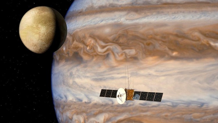 FILE PHOTO: The JUpiter ICy moons Explorer mission, JUICE, is seen in this artists impression handout from NASA. NASA has selected key contributions to a  European Space Agency (ESA) mission that will study Jupiter and three of its largest moons in unprecedented detail. REUTERS/NASA/ESA/AOES/Handout  ATTENTION EDITORS - FOR EDITORIAL USE ONLY. NOT FOR SALE FOR MARKETING OR ADVERTISING CAMPAIGNS. THIS IMAGE HAS BEEN SUPPLIED BY A THIRD PARTY. IT IS DISTRIBUTED, EXACTLY AS RECEIVED BY REUTERS, AS A SERVICE TO CLIENTS/File Photo