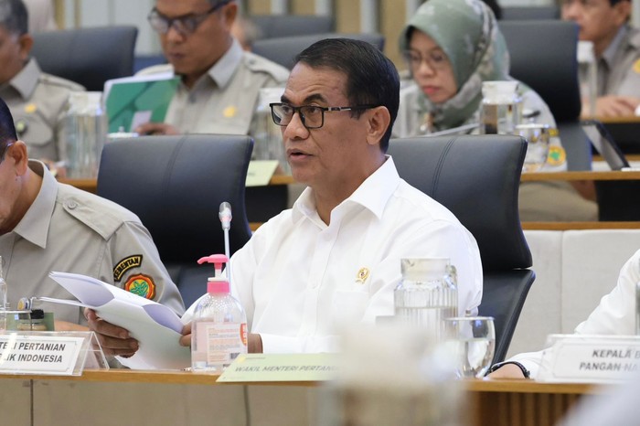 Menteri Pertanian (Mentan) Andi Amran Sulaiman menghadiri Rapat Kerja bersama  Komisi IV DPR RI.