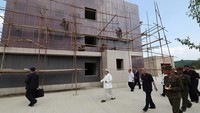 Kantor Berita Pusat Korea (KCNA) melaporkan bahwa kebijakan baru tersebut mencakup pembangunan fasilitas kesehatan publik tambahan, pusat pembelajaran sains dan teknologi, dan stasiun pengelolaan biji-bijian, di samping pengembangan pabrik industri regional yang sedang berlangsung.