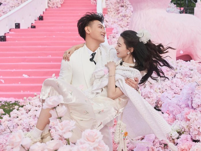 Momen Romantis Tao Eks EXO Lamar Xu Yiyang, Bikin EXO-L Banjir Air Mata