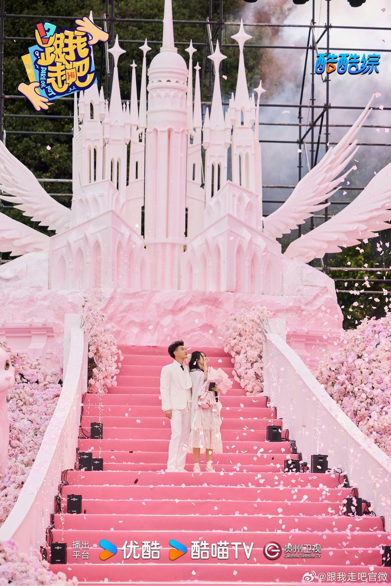 Momen Romantis Tao Eks EXO Lamar Xu Yiyang, Bikin EXO-L Banjir Air Mata