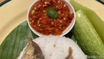 Gading Marten Jualan Nasi Tempong Lauk Ayam Goreng dan Oseng Cumi Pete