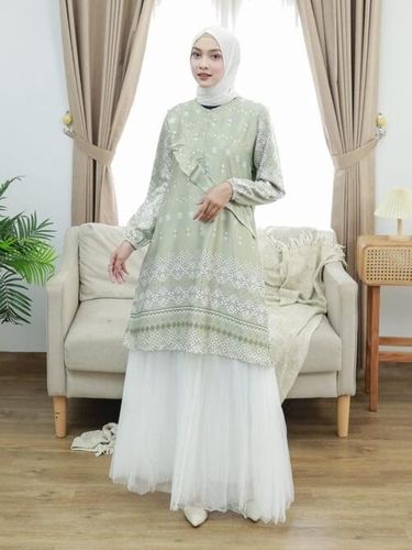 Padu Padan Baju Warna Sage dan Hijab