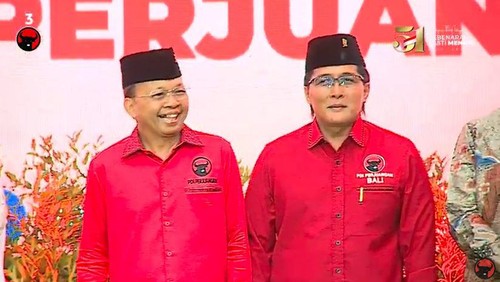 Pasangan calon (paslon) gubernur dan wakil gubernur Bali dari PDI Perjuangan, Wayan Koster dan I Nyoman Giri Prasta. (Foto: Tangkapan layar Youtube PDIP)
