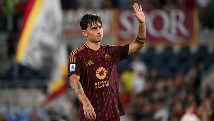 Soccer Football - Serie A - AS Roma v Empoli - Stadio Olimpico, Rome, Italy - August 25, 2024 AS Romas Paulo Dybala reacts REUTERS/Alberto Lingria