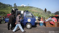 Pedagang yang kiosnya ditertibkan akan dipindahkan ke rest area Gunung Mas.  