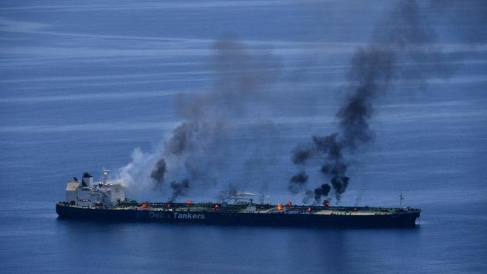 Flames and smoke rise from the Greek-flagged oil tanker Sounion, which has been on fire since August 23, on the Red Sea, August 25, 2024. Yemen's Houthis said they attacked the Sounion in the Red Sea. EUNAVFOR ASPIDES/Handout via REUTERS THIS IMAGE HAS BEEN SUPPLIED BY A THIRD PARTY. MANDATORY CREDIT.     TPX IMAGES OF THE DAY