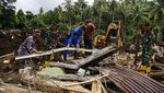 Melihat Pencarian Korban Banjir Bandang di Kelurahan Rua Ternate