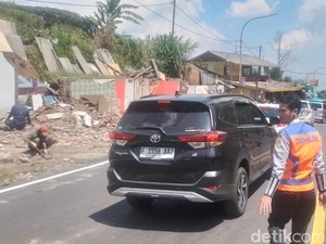 Penertiban PKL Tahap II Puncak Bogor, Dishub: Macet tapi Terkendali