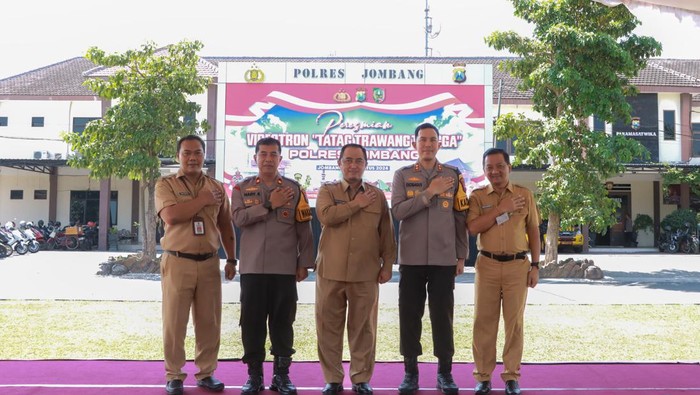 Peresmian videotron di Jombang oleh Forkopimda setempat