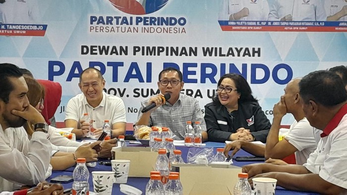 Perindo serahkan B-Persetujuan Parpol KWK untuk Pilkada di Sumut