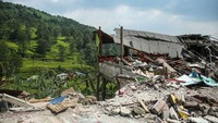 Pj Bupati Bogor, Aswama Tosepu mengatakan, untuk bangunan yang belum dibongkar kemungkinan karena keterbatasan peralatan. Pihaknya akan melakukan pembongkaran terhadap sisa bangunan tersebut.  