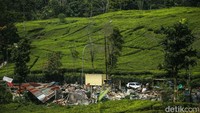 Pedagang yang kiosnya ditertibkan, akan dipindahkan ke rest area Gunung Mas.  