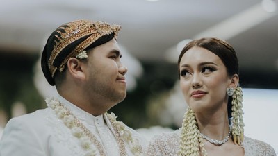 8 Foto Pernikahan Putri Tora Sudiro Pakai Adat Jawa, Anggun Berkebaya Panjang