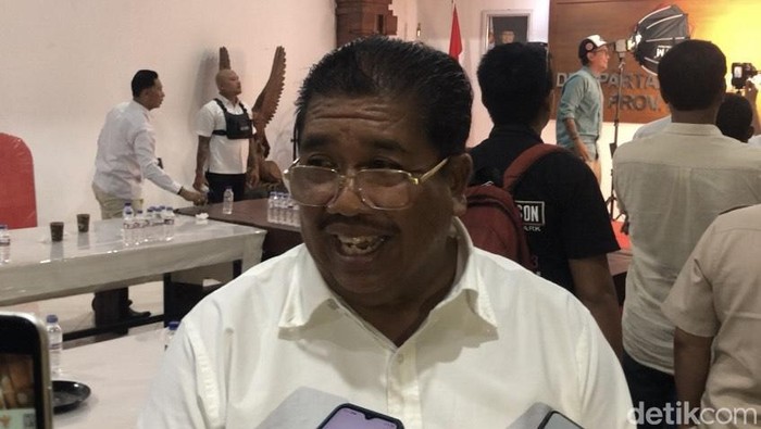 Putu Agus Suradnyana saat diwawancarai di Kantor Gerindra Bali, Senin (26/8/2024).