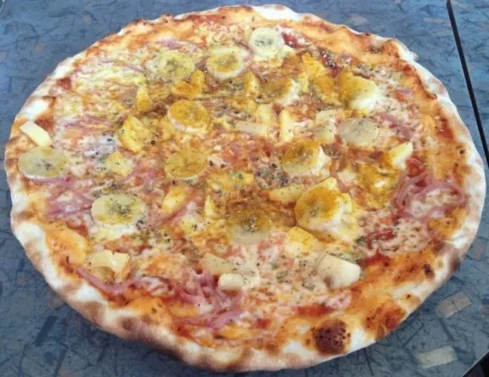 Selain Pizza Nanas, Ada Pizza Topping Pisang dan Kari yang Jadi Sorotan