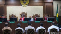 Saksi Nono Budi Priyono selaku mantan Kepala Bagian Perencanaan dan Pengelolaan PT Timah Daerah Bangka Belitung menerangkan dirinya sempat mewakili Direktur Keuangan PT Timah Emil Emindra untuk melakukan pertemuan dengan Harvey Moeis sebagai perwakilan PT RBT tapi bukan membahas soal penentuan harga beli bijih timah hasil penambangan masyarakat.