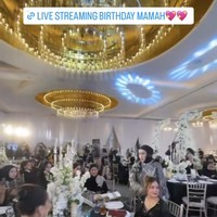 Tak kalah meriah, Tasyi juga mengundang para sahabat dan kerabat dari Ala Alatas. Di pesta kejutan dari Tasti, para tamu yang datang justru tampil kompak mengenakan pakaian serba hitam. Foto: Instagram/@tasyafarasya/@tasyiiathasyia